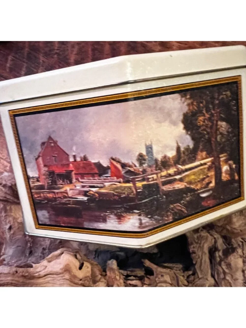 Simmers Master Collection Tin With John Constable Artwork 8-Inch Octagonal